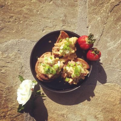 backpacking breakfast recipes - eggs benedict