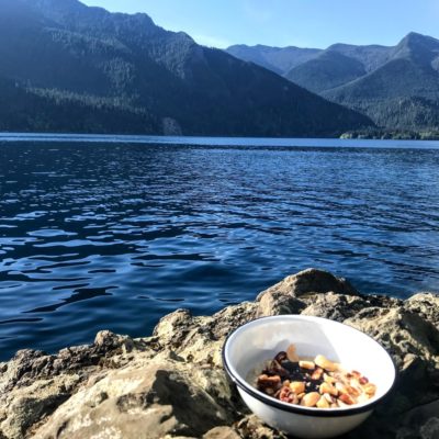 trail meals - blackberry oatmeal - backpacking breakfast ideas